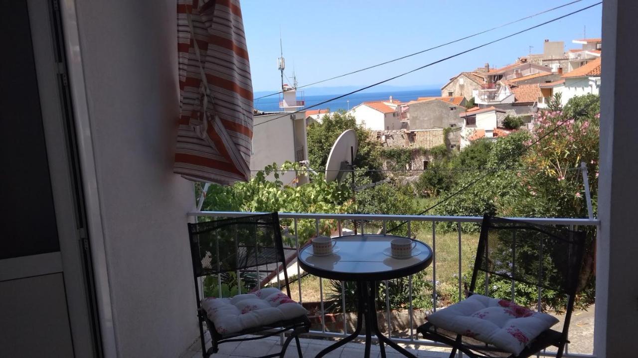 Apartment for 6 in Makarska centar Exteriör bild