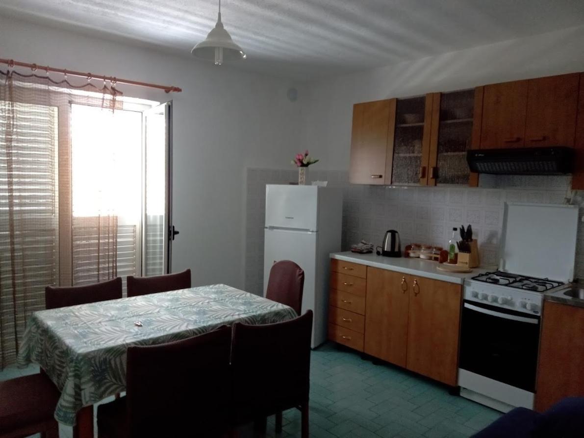 Apartment for 6 in Makarska centar Exteriör bild