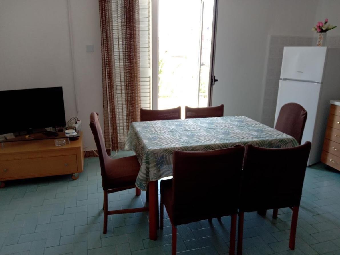 Apartment for 6 in Makarska centar Exteriör bild