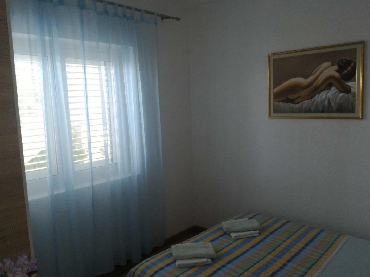 Apartment for 6 in Makarska centar Exteriör bild