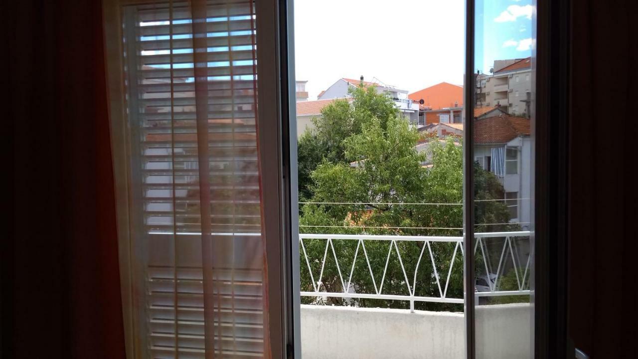 Apartment for 6 in Makarska centar Exteriör bild